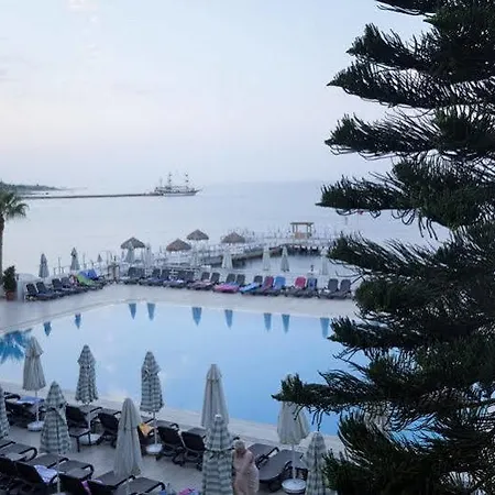 Szálloda Jasmine Beach 5*